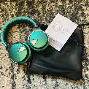 Sea Green Beautiful Corwin Bluetooth Headphones